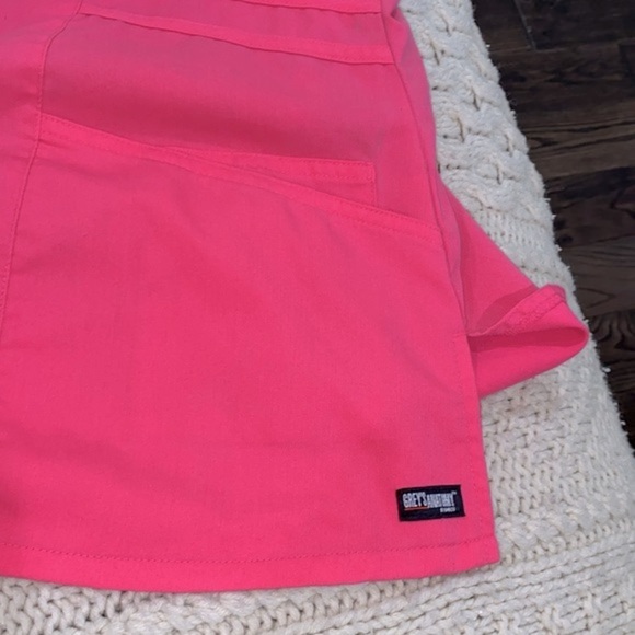 Greys Anatomy pink nurses scrub top size large - Picture 6 of 6